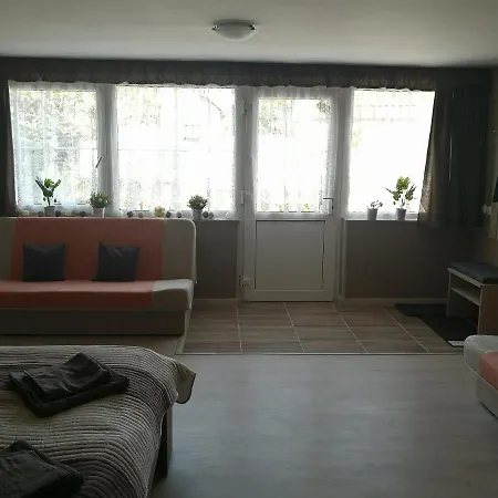 Berc Apartman Egerszalók