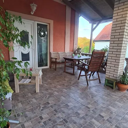 Berc Apartman Egerszalók